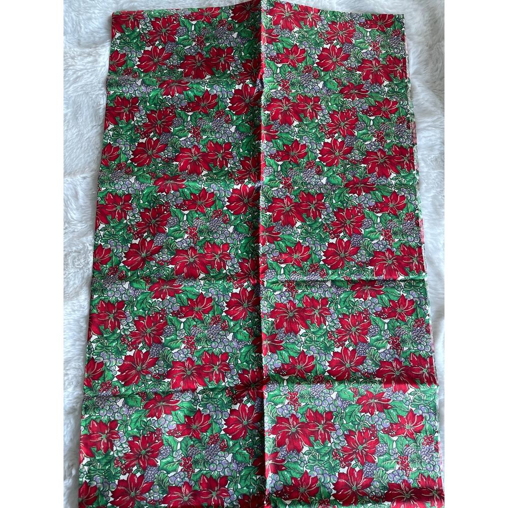 2y, Christmasfabric, large poinsettia fabric, white and red poinsettia fabric